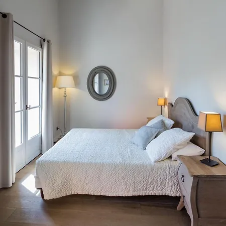 Garrigae Distillerie De - Hotellerie & 4* Пезенас